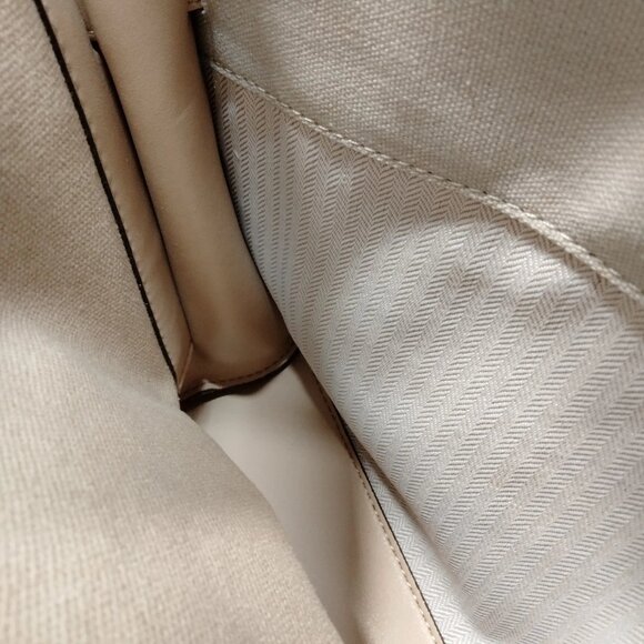 Authentic TORY BURCH Beige Leather Hand Bag mon364-111125 - Picture 11 of 16